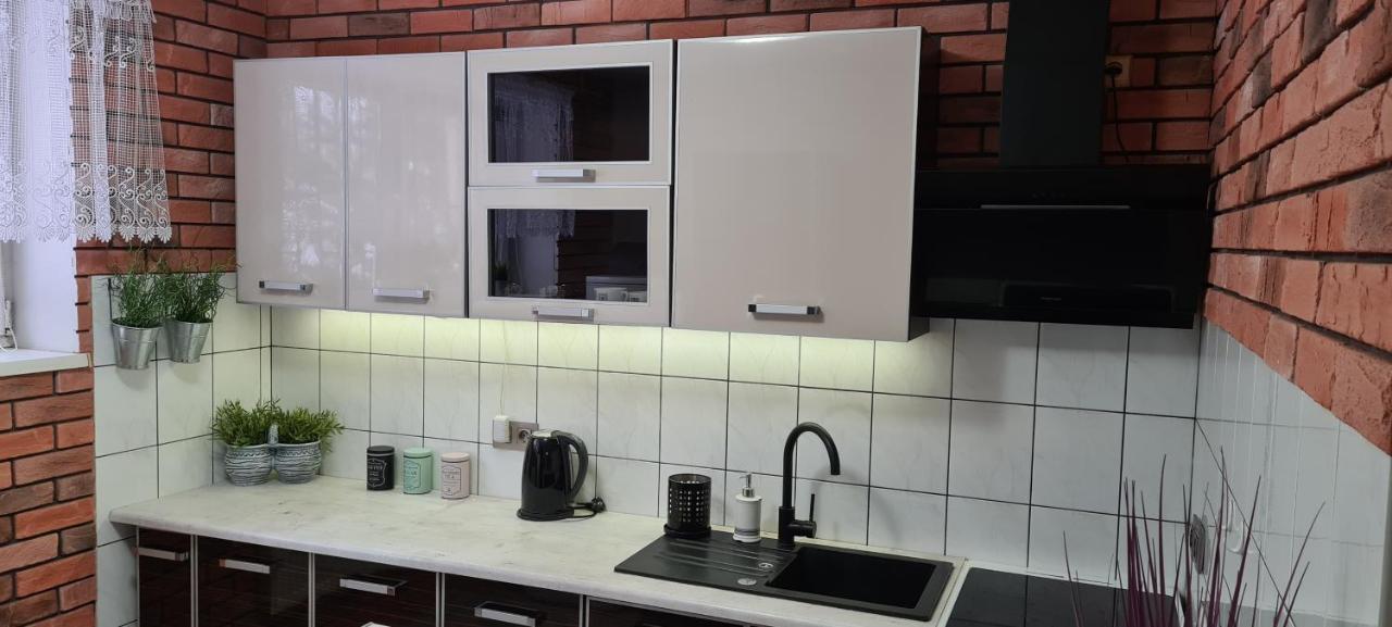 Quiet Basement Apartment Poznan Exterior photo