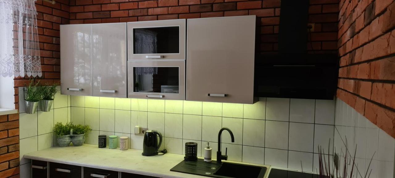 Quiet Basement Apartment Poznan Exterior photo