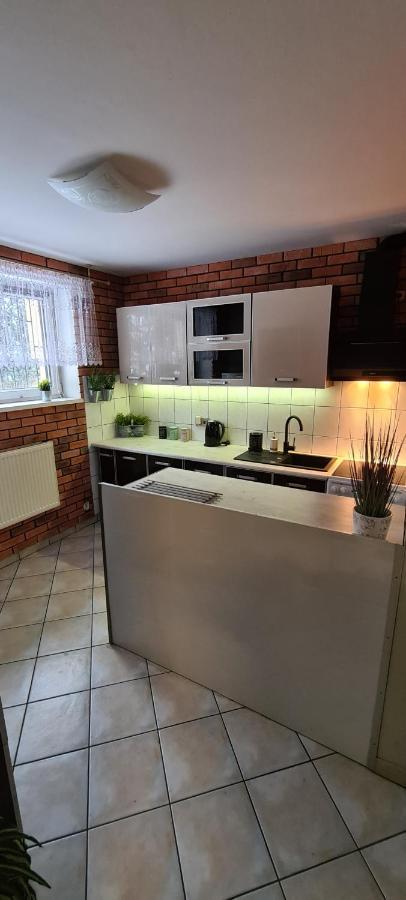 Quiet Basement Apartment Poznan Exterior photo