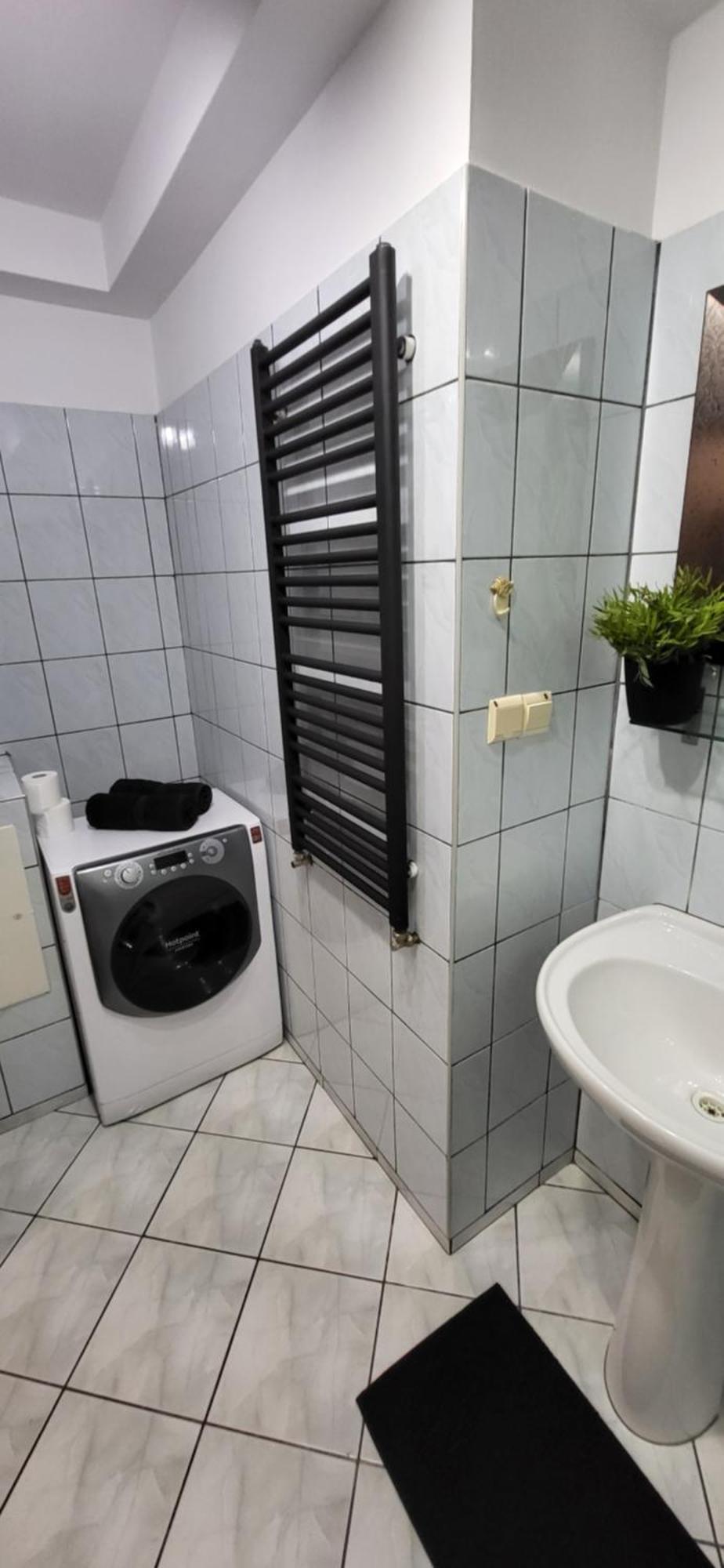 Quiet Basement Apartment Poznan Exterior photo